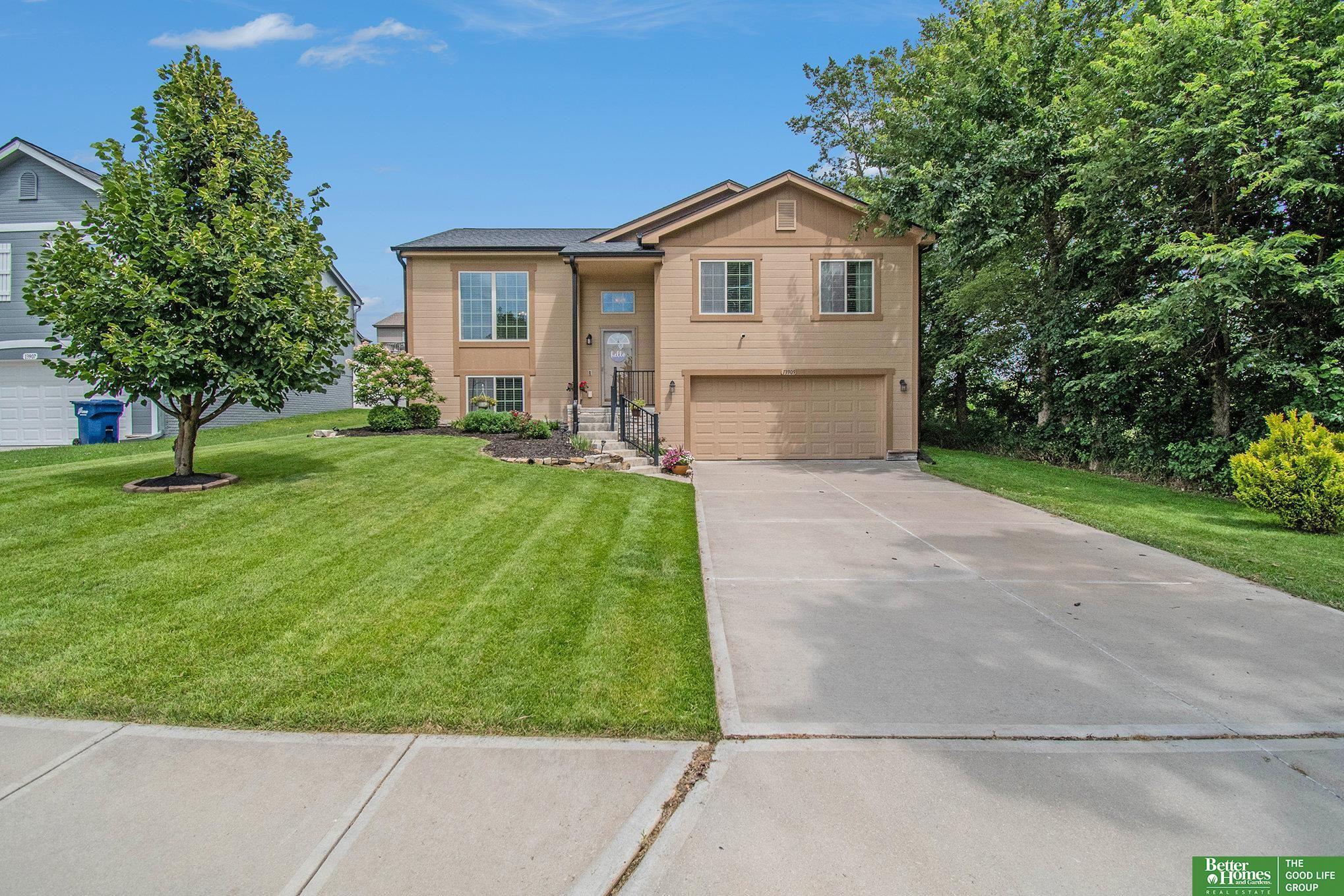 Property Photo:  13909 S 43 Street  NE 68123 
