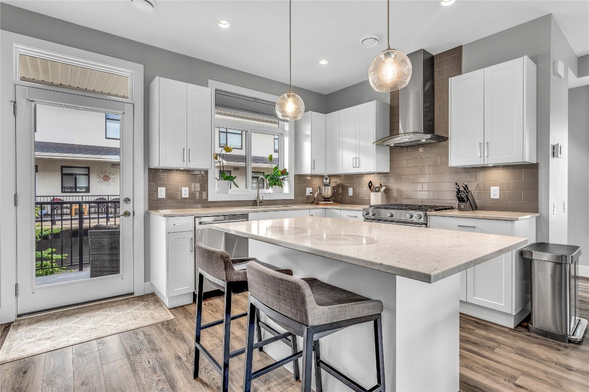 Property Photo:  1102 Cameron Avenue 9  BC V1Y 0B2 