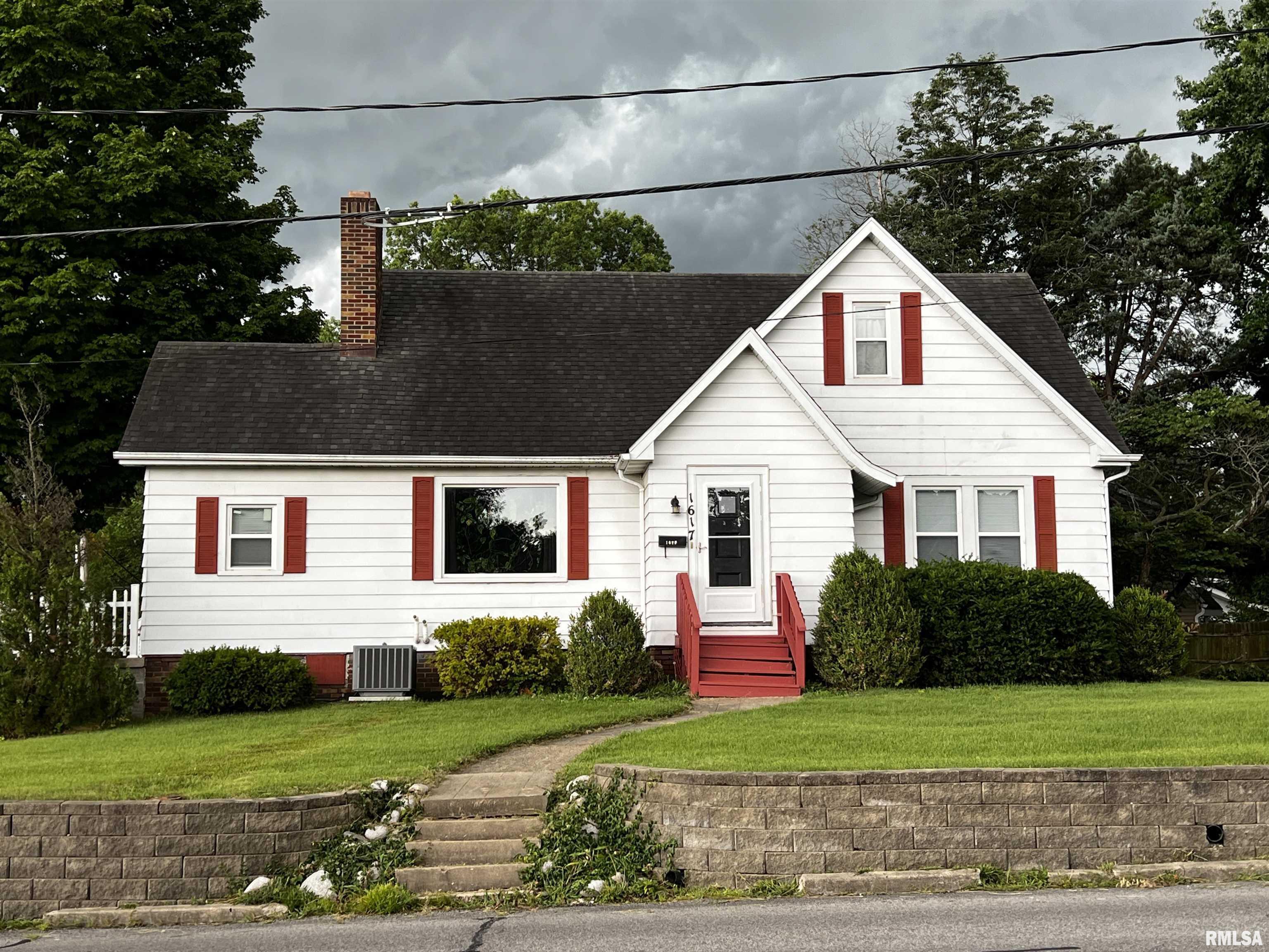 1617 Oakland Avenue  Mt Vernon IL 62864 photo
