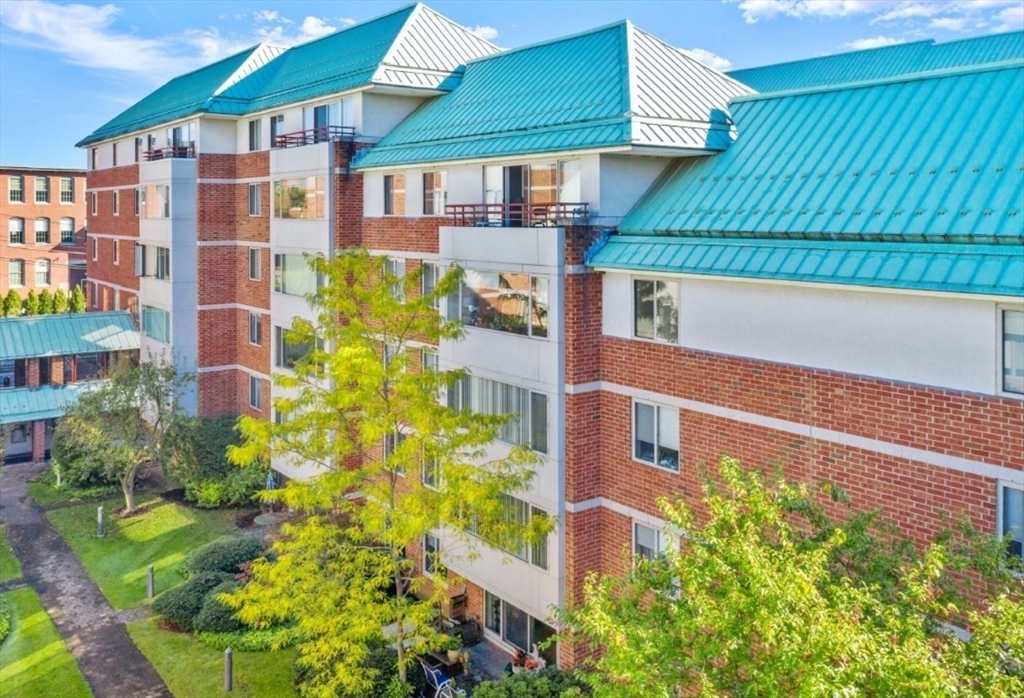 Property Photo: 183 Oak Street 306C MA 02464