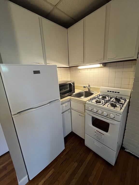 Property Photo: 120 Charles 10 MA 02114