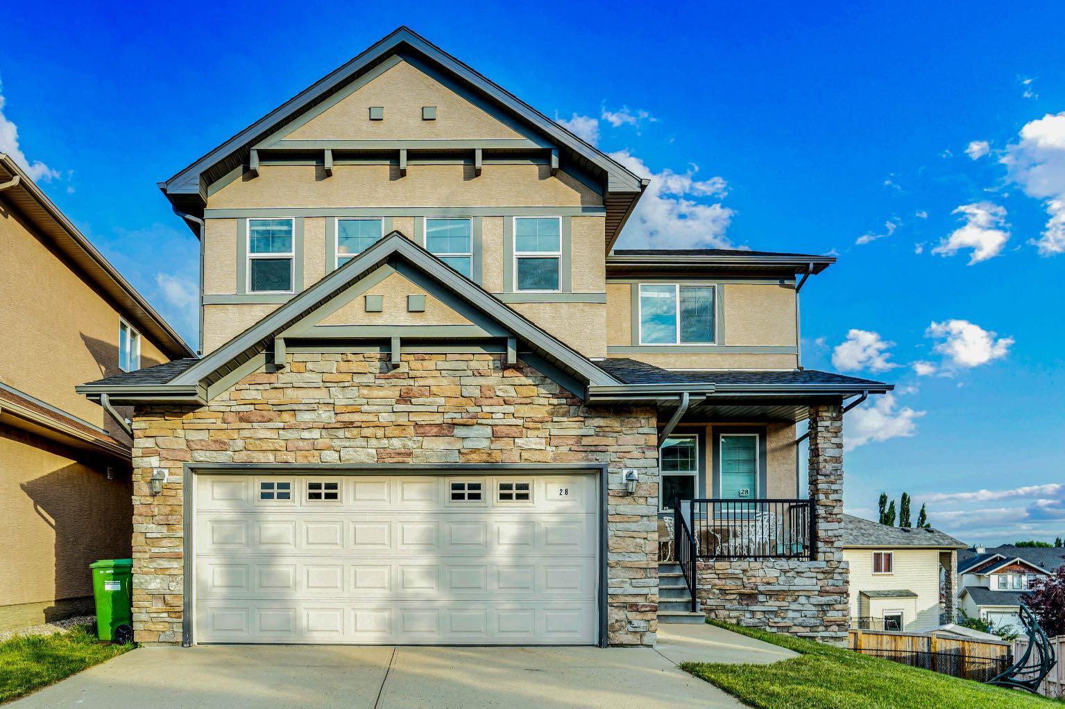 Property Photo:  28 Elmont Mews SW  AB T3H 0L8 