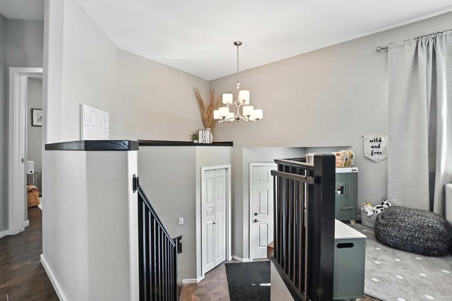 Property Photo:  162 Newton Drive  AB T0M 1R0 