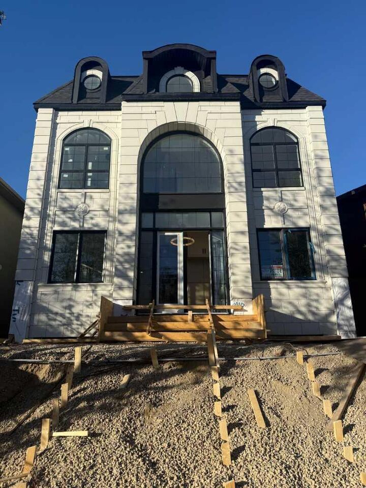 Property Photo:  1910 Broadview Road NW  AB T2N 3H7 