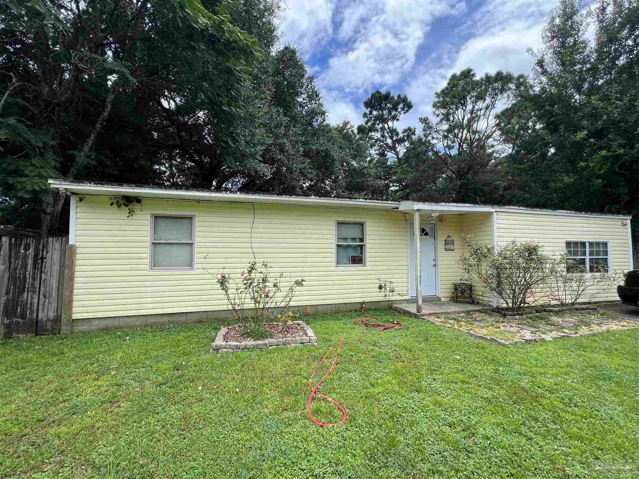 Property Photo: 707 Fremont Ave FL 32505