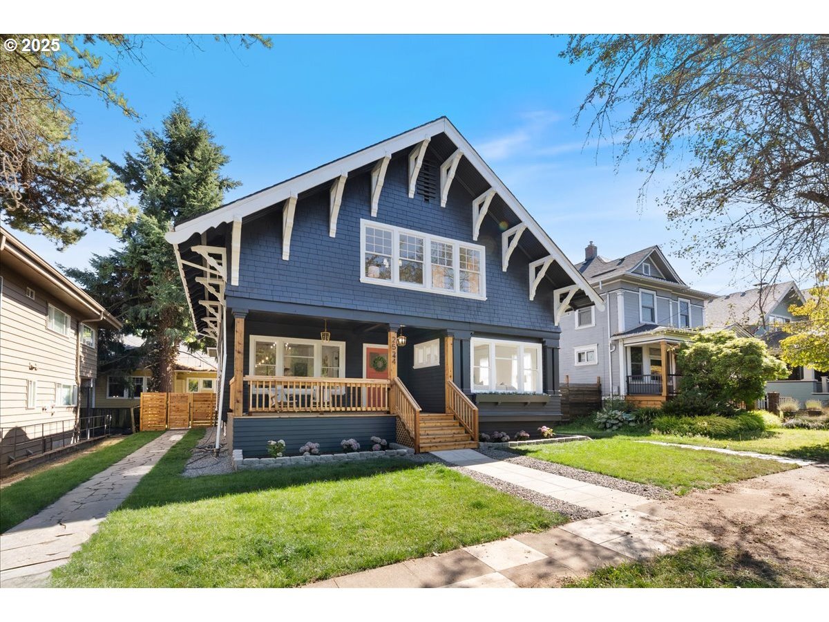 Property Photo: 2524 NE Halsey St OR 97232