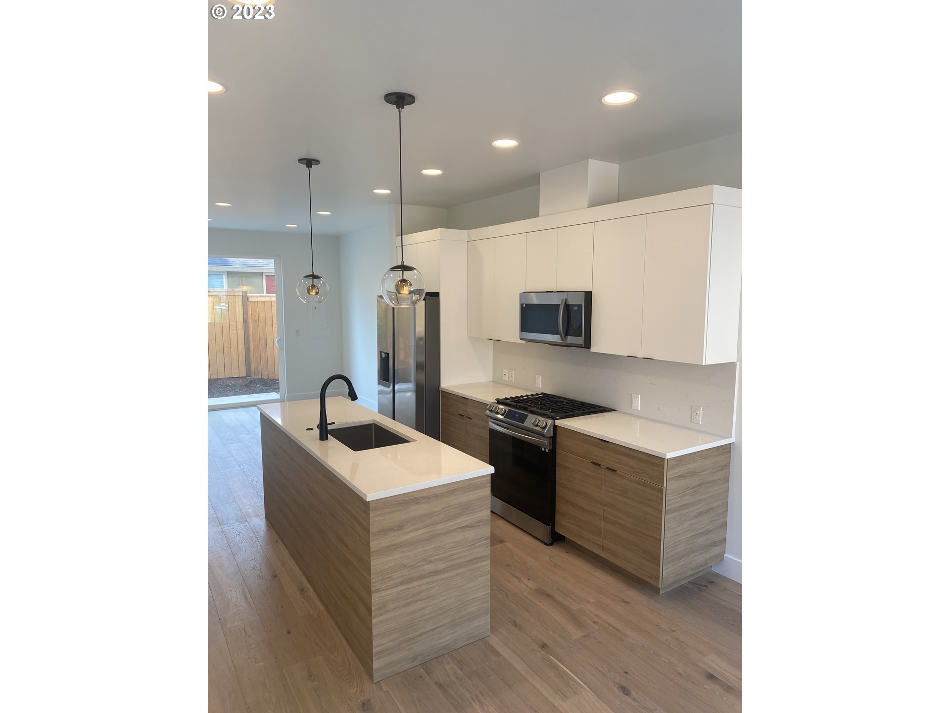 Property Photo:  2132 SE Brooklyn St  OR 97202 