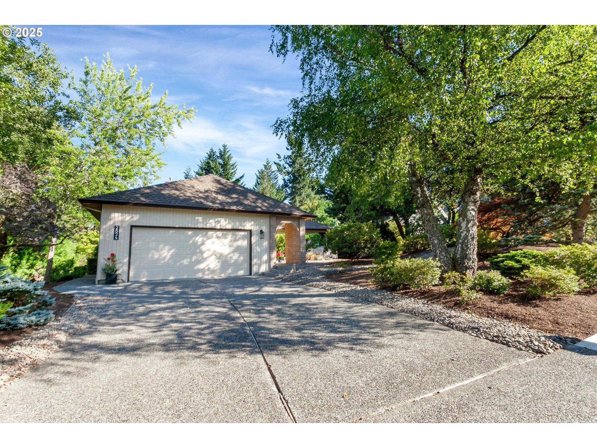 2524 Orchard Hill Pl  Lake Oswego OR 97035 photo