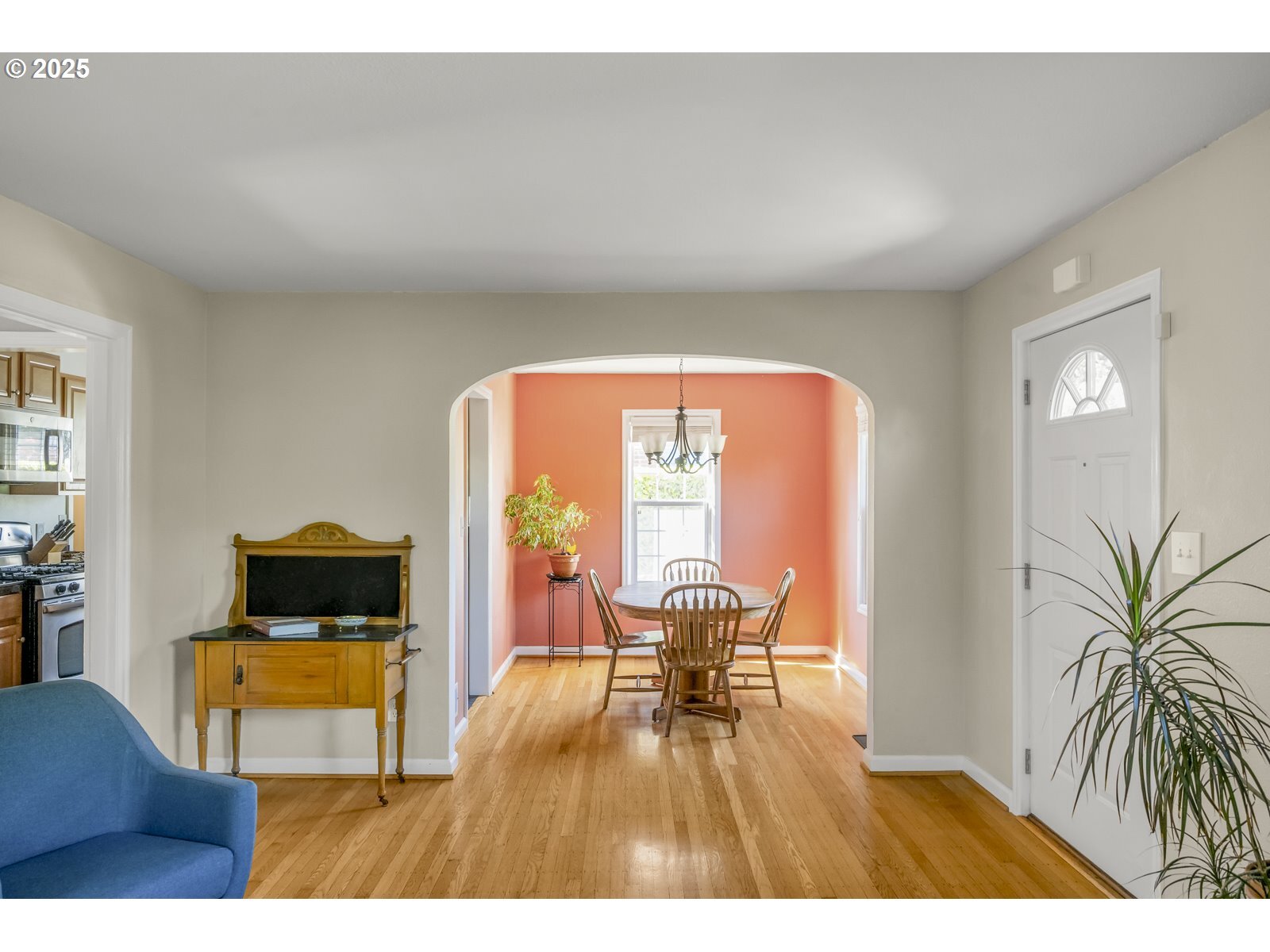 Property Photo:  4116 NE 70th Ave  OR 97218 