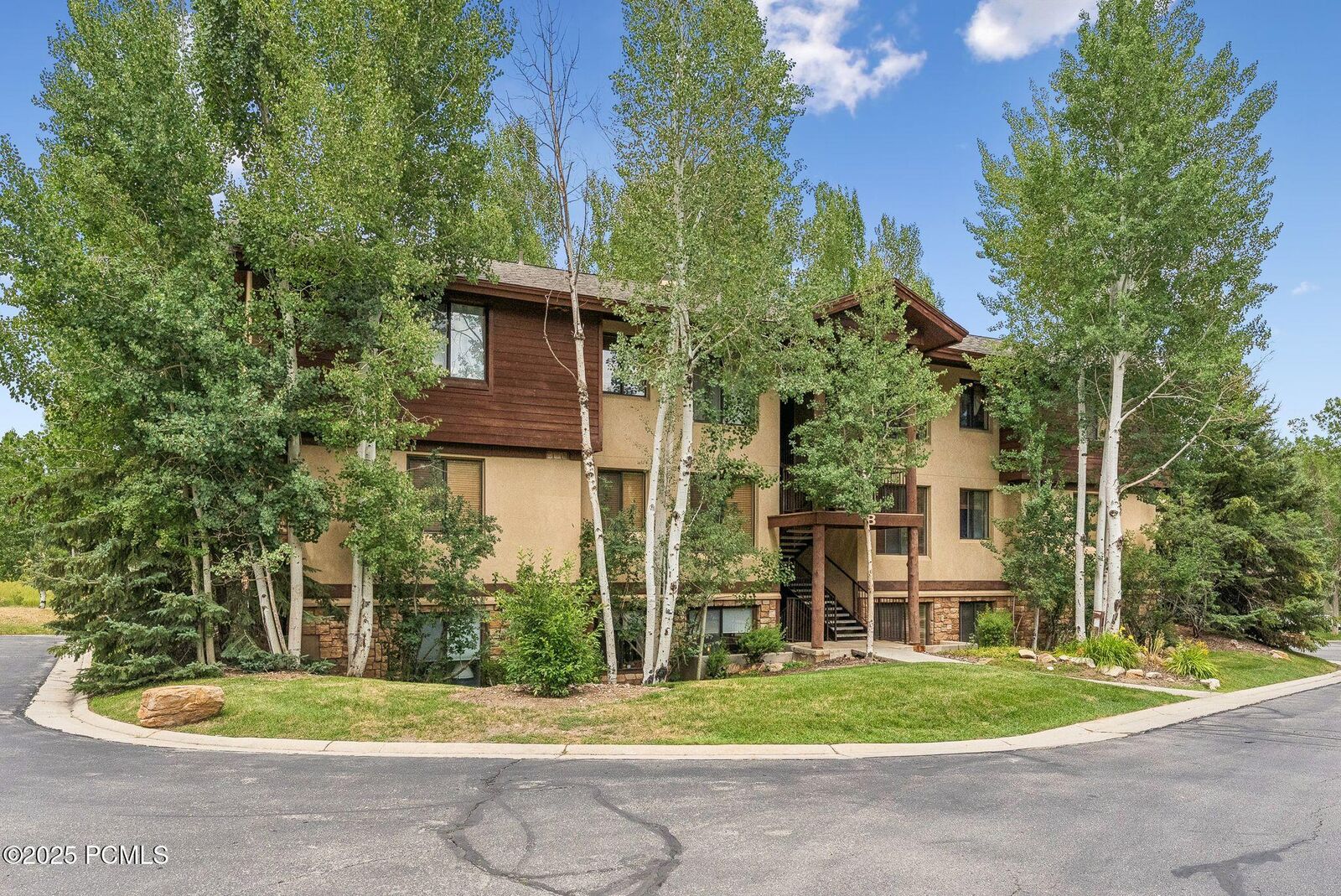 Property Photo: 1600 Pinebrook Boulevard B6 UT 84098