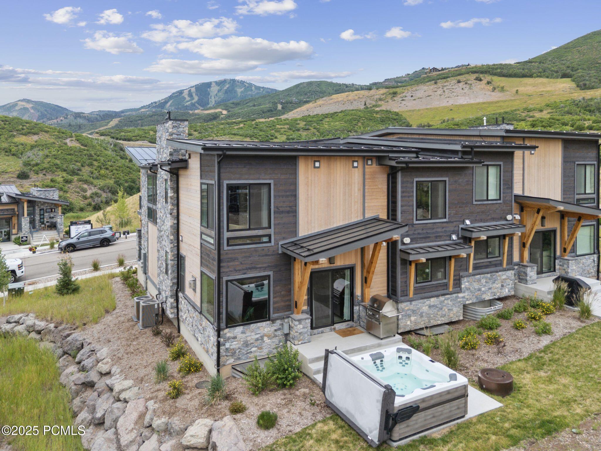 Property Photo: 1992 W Dotterel Circle UT 84032