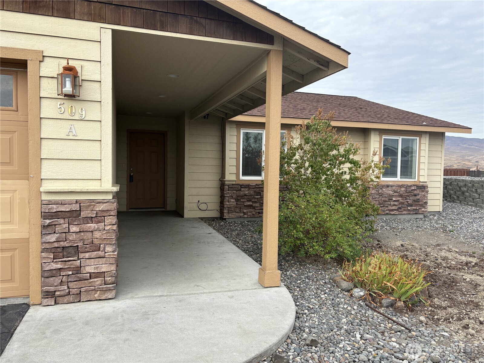 Property Photo: 509 SW Clubhouse Way A WA 99349