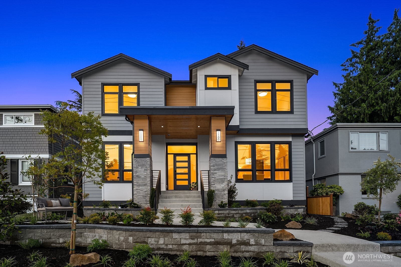 Property Photo:  2526  35th Avenue W  WA 98199 