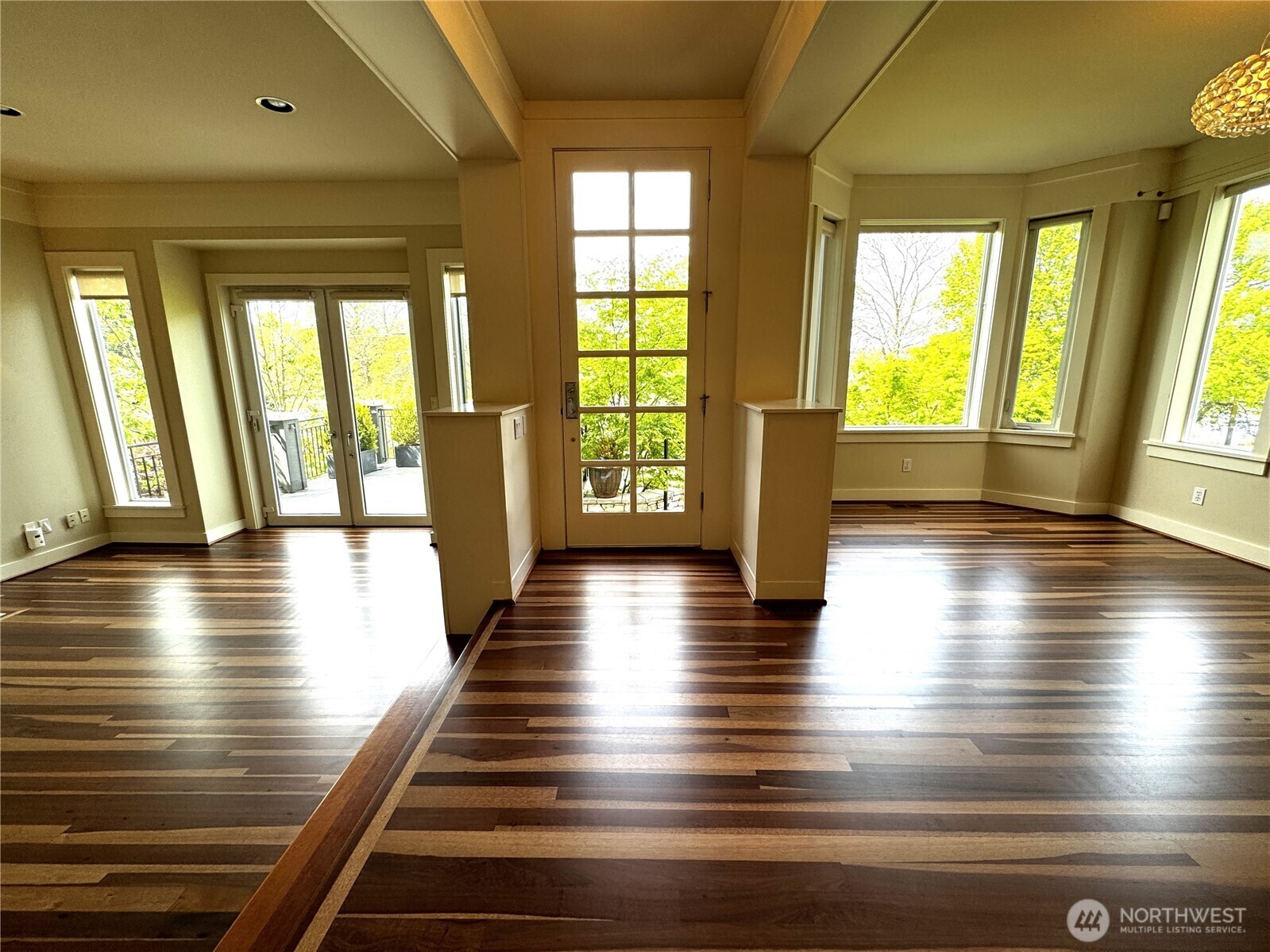 Property Photo:  5770  Ashworth Avenue N  WA 98103 