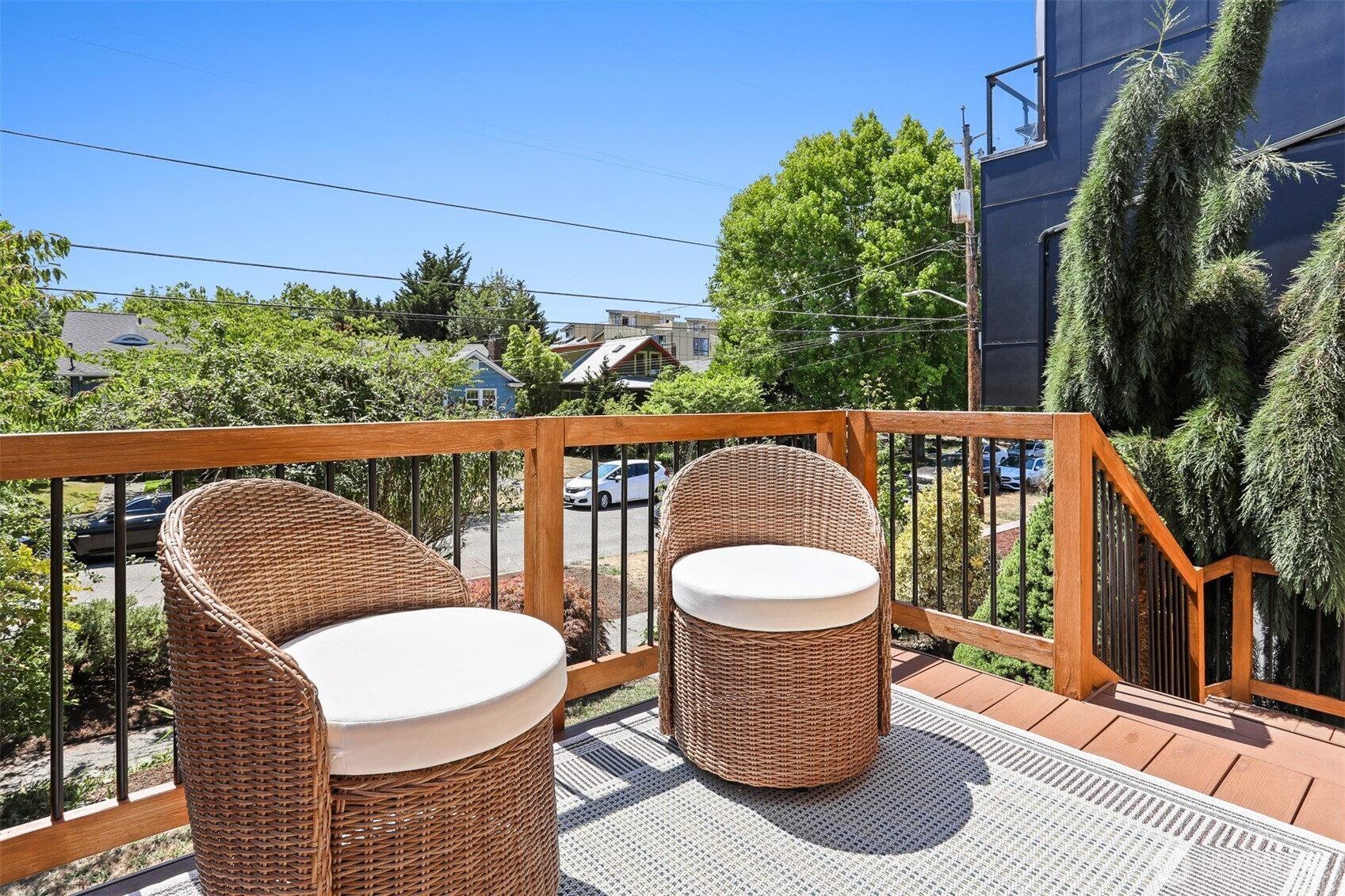 Property Photo: 824 NW 56th St WA 98107