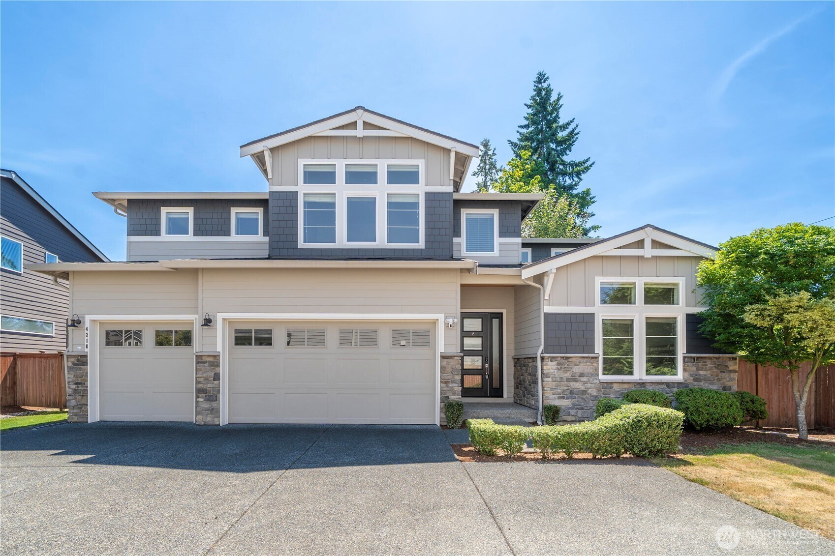 Property Photo:  4310  231st Place SE  WA 98021 