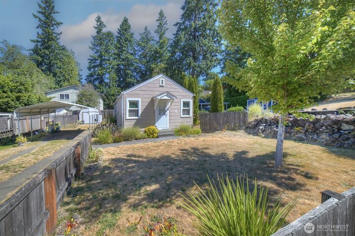 Property Photo:  3318  Rodgers Street  WA 98312 