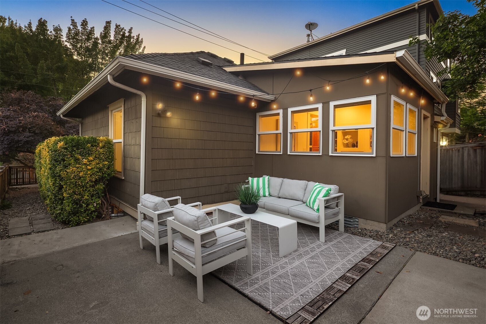 Property Photo: 402 31st Avenue E WA 98112