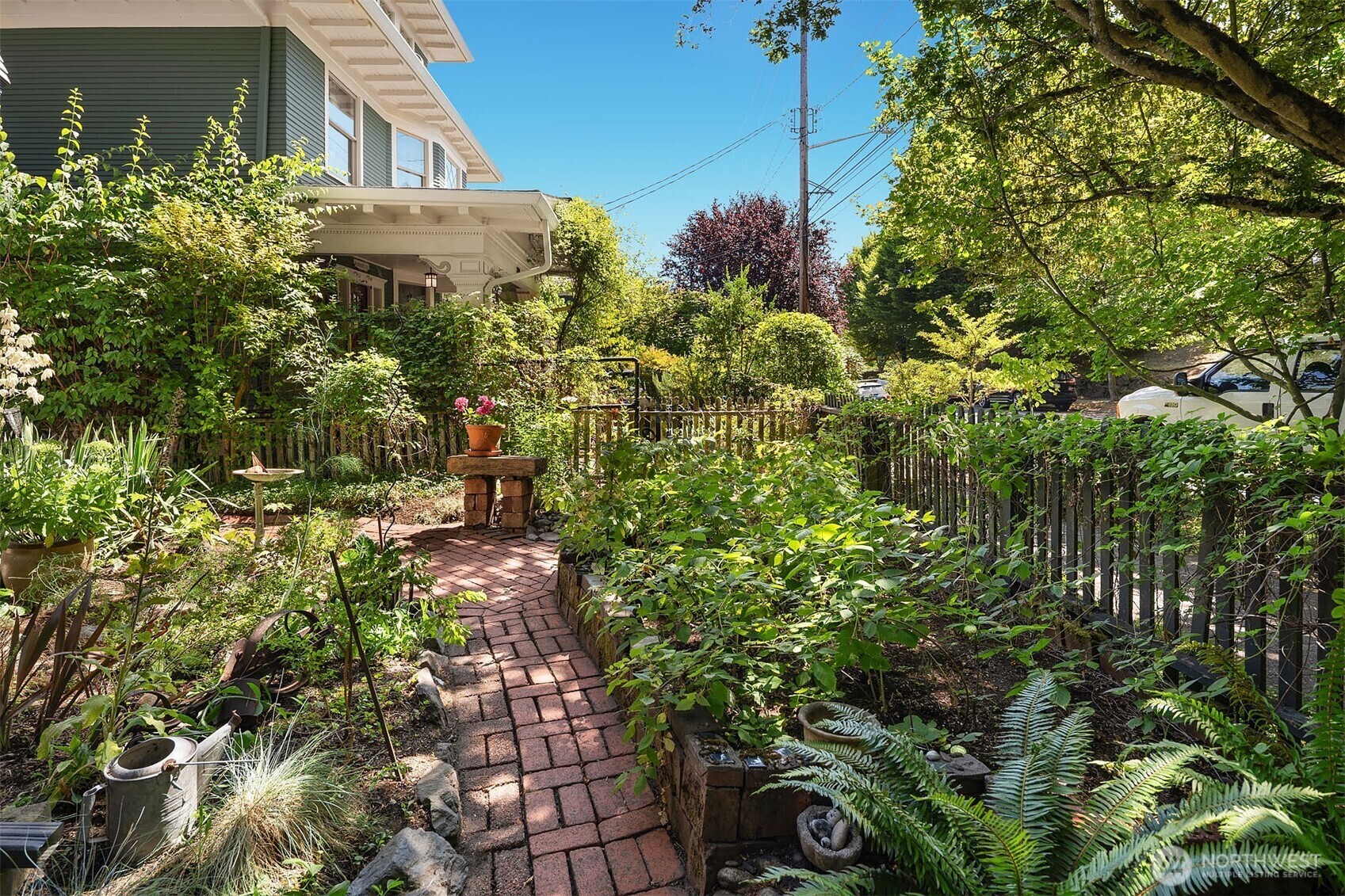 Property Photo: 818 19th Avenue WA 98122