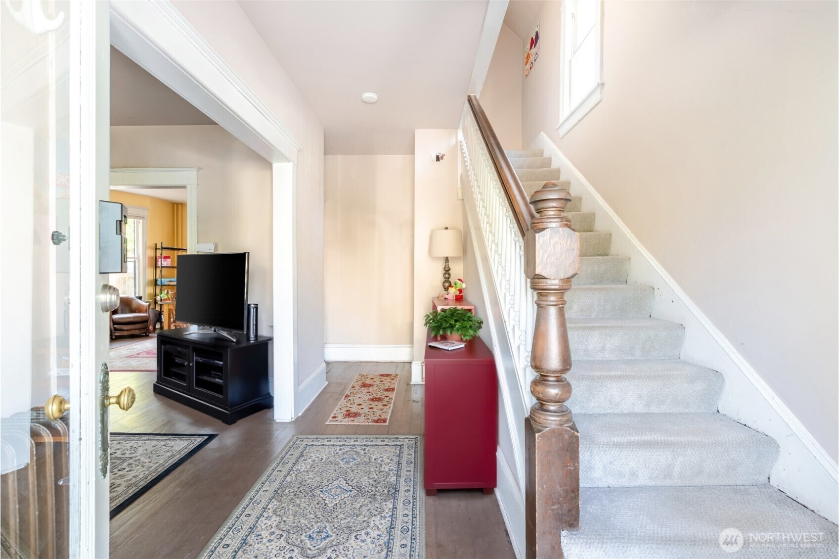 Property Photo: 5253 Brooklyn Avenue NE WA 98105