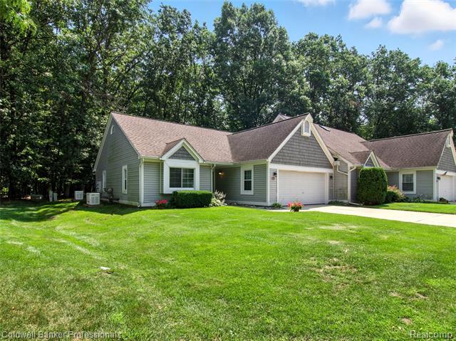 Property Photo:  6818 Fox Lane  MI 48327 