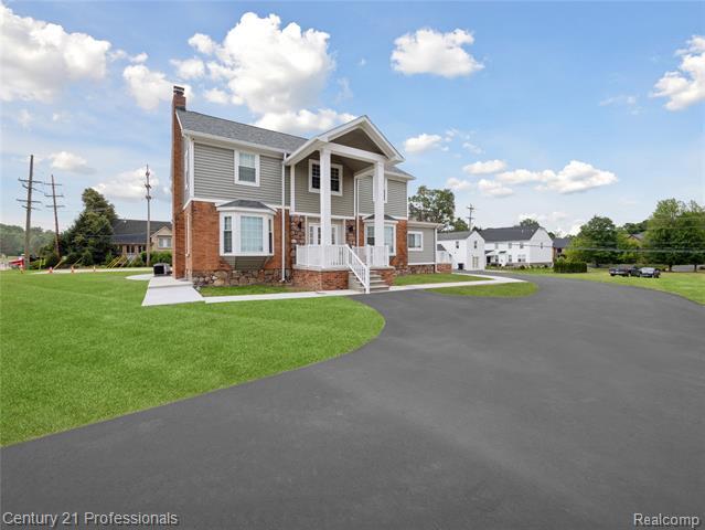 Property Photo: 21120 Halsted Road MI 48167