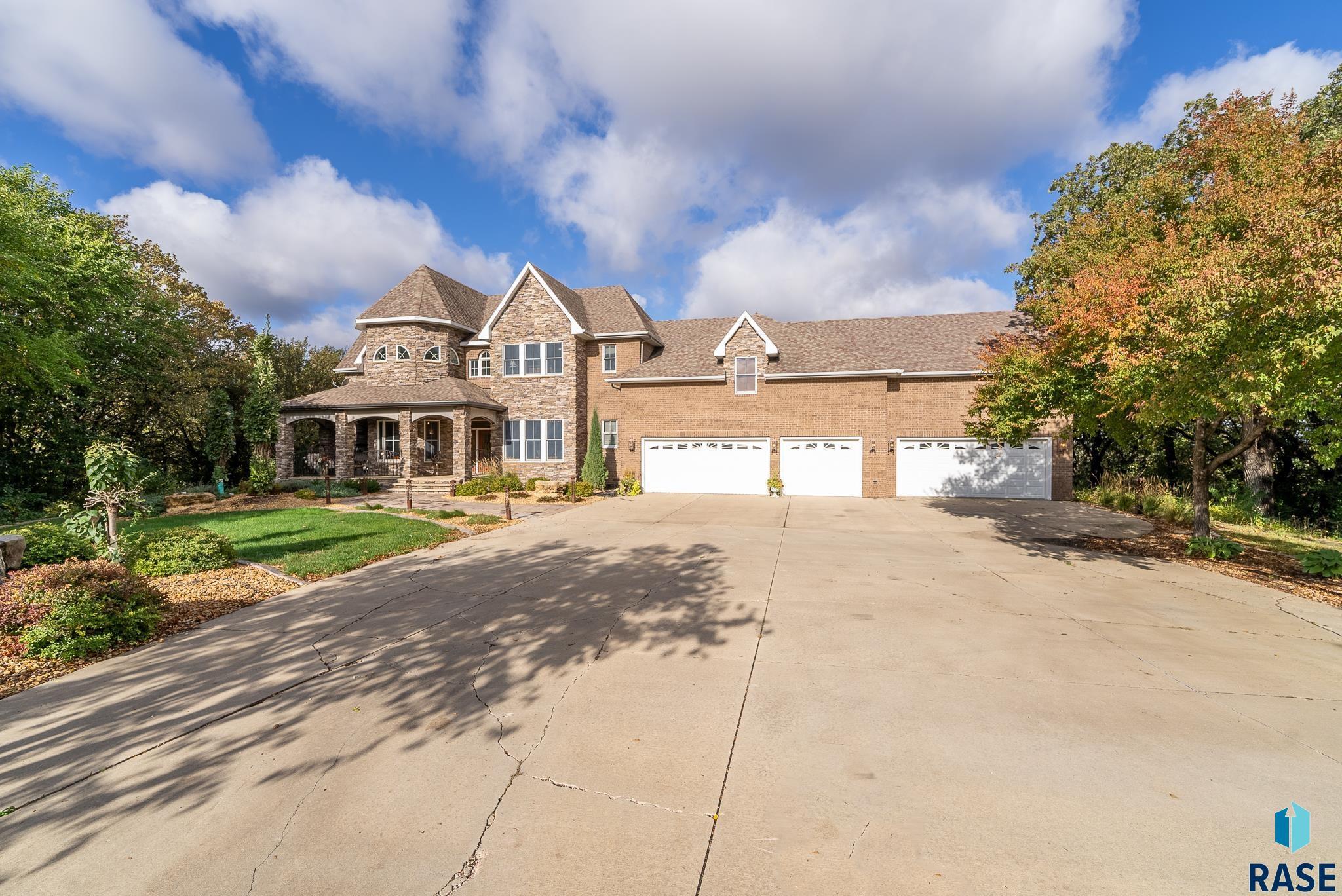 Property Photo:  300 Fairway Cir  SD 57005 