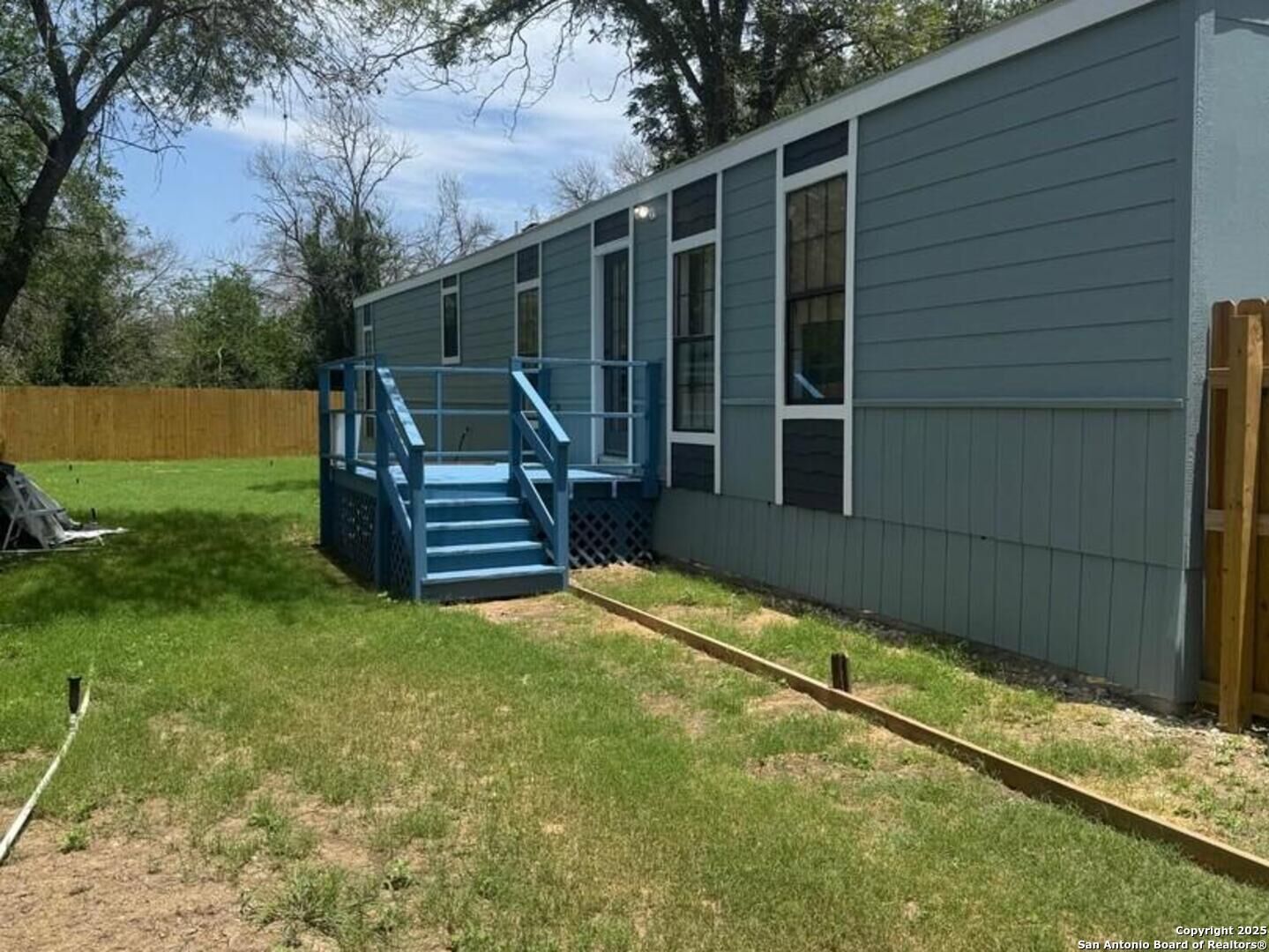 Property Photo: 1510 12th TX 78861