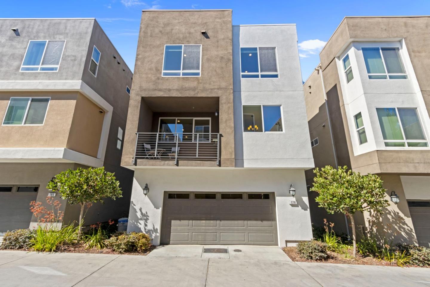 Property Photo: 178 Llano De Los Robles Avenue CA 95136