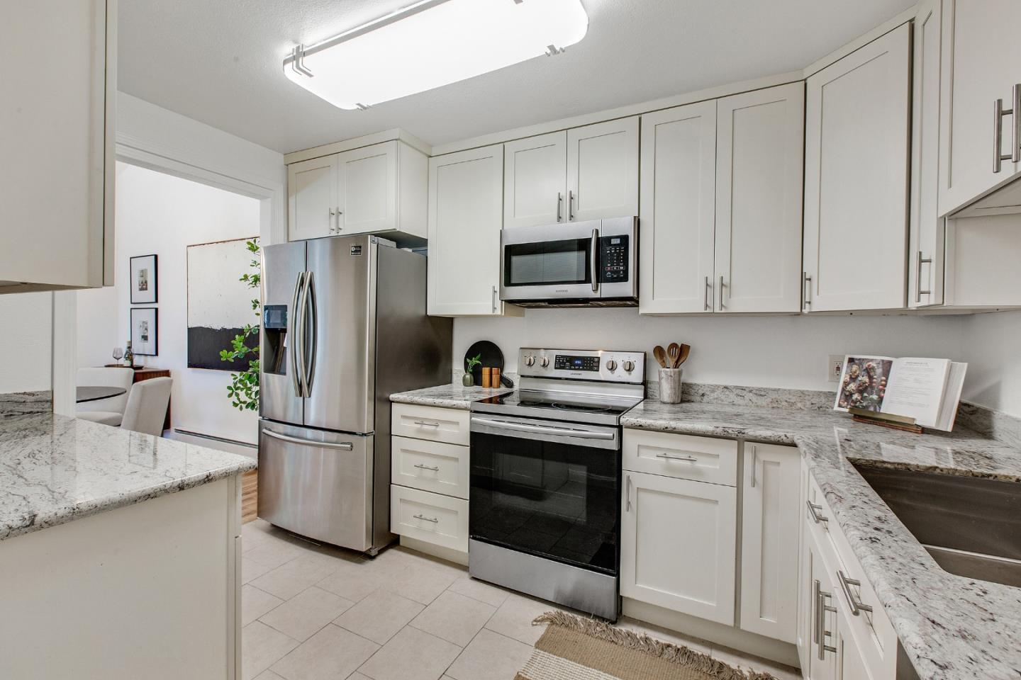 Property Photo: 114 24th Avenue 5 CA 94403