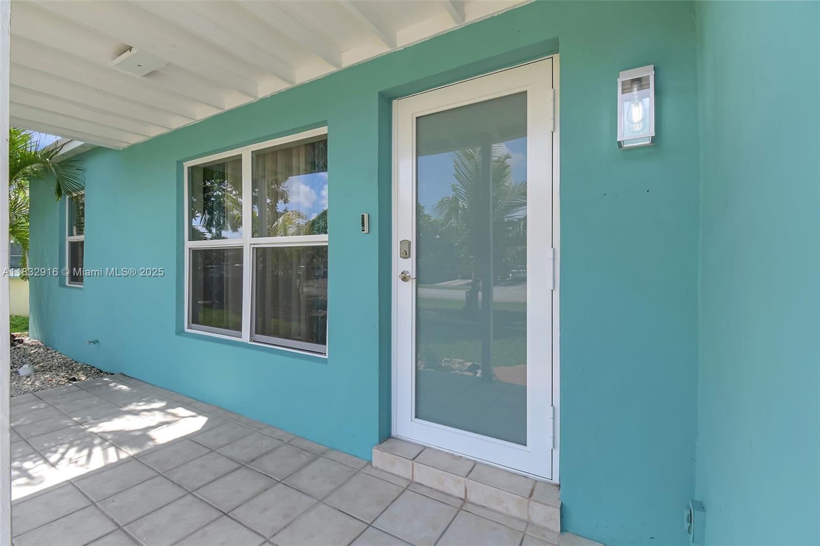 Property Photo:  320 NW 51st Ct  FL 33309 