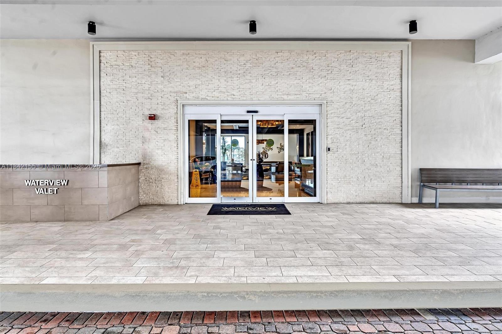 Property Photo: 20505 E Country Club Dr 833 FL 33180