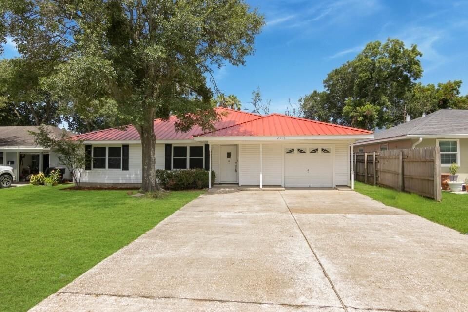 Property Photo:  2316 Gary  TX 77627 