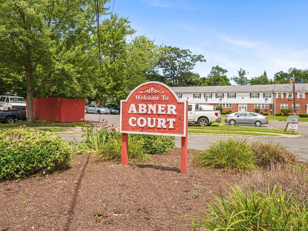 Property Photo: 85 Abner Court 85 CT 06606