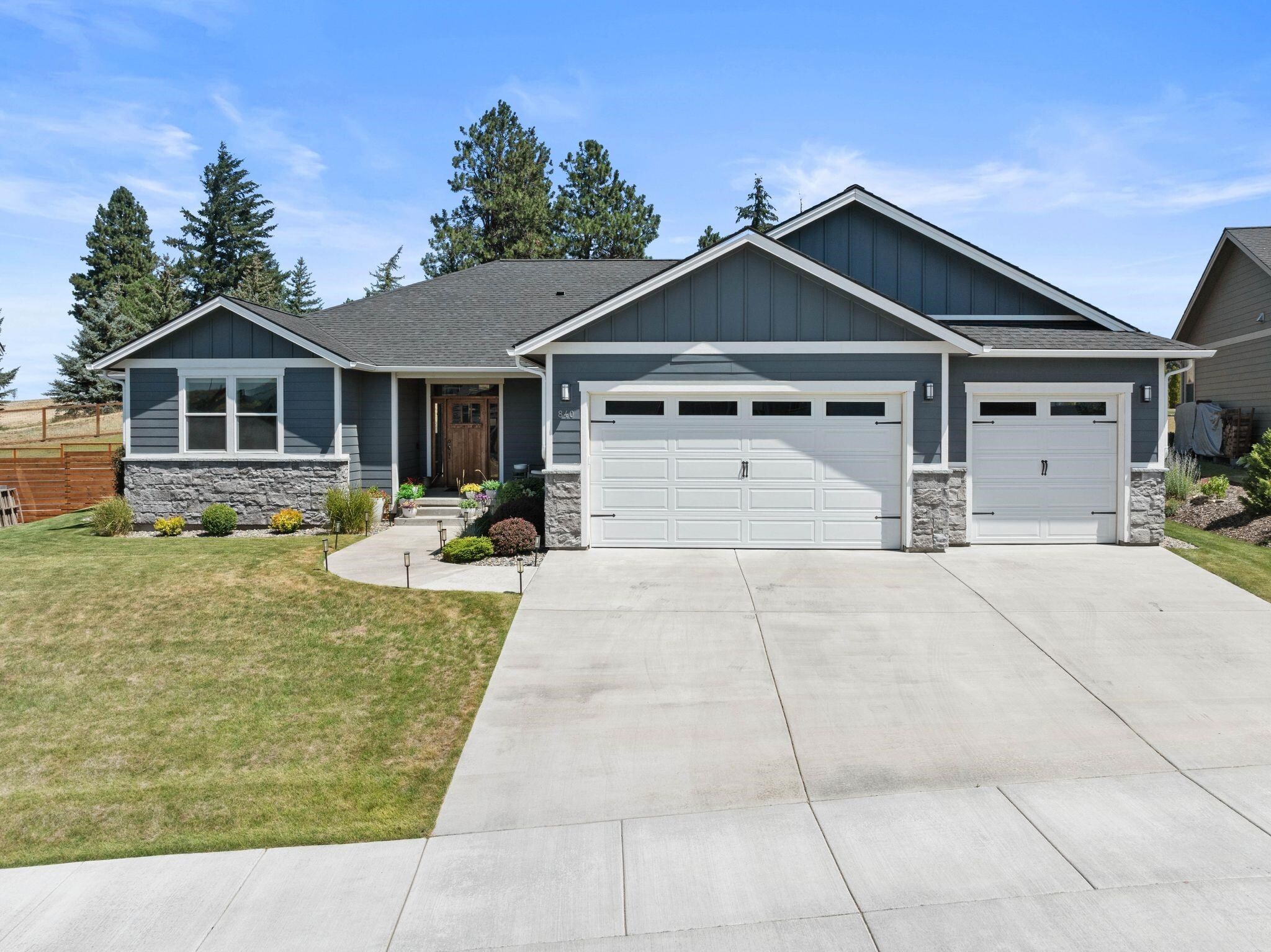 Property Photo: 840 SW Marcia Dr WA 99163