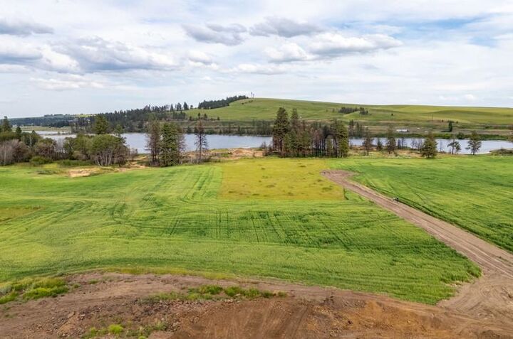 Property Photo:  Nka Lambridge Lane Lot 7 Ln  WA 99022 