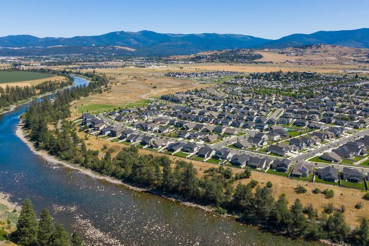 Property Photo:  1727 N Umatilla St  WA 99019 