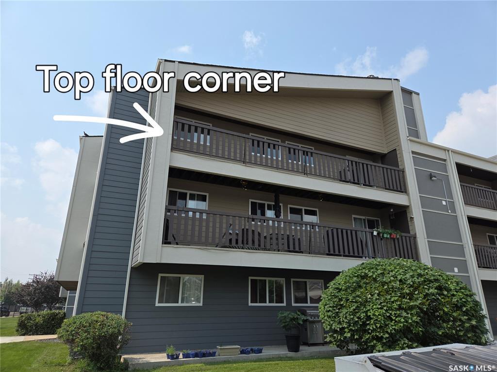 Property Photo: 425 115th Street E 1436 SK S7N 2E5