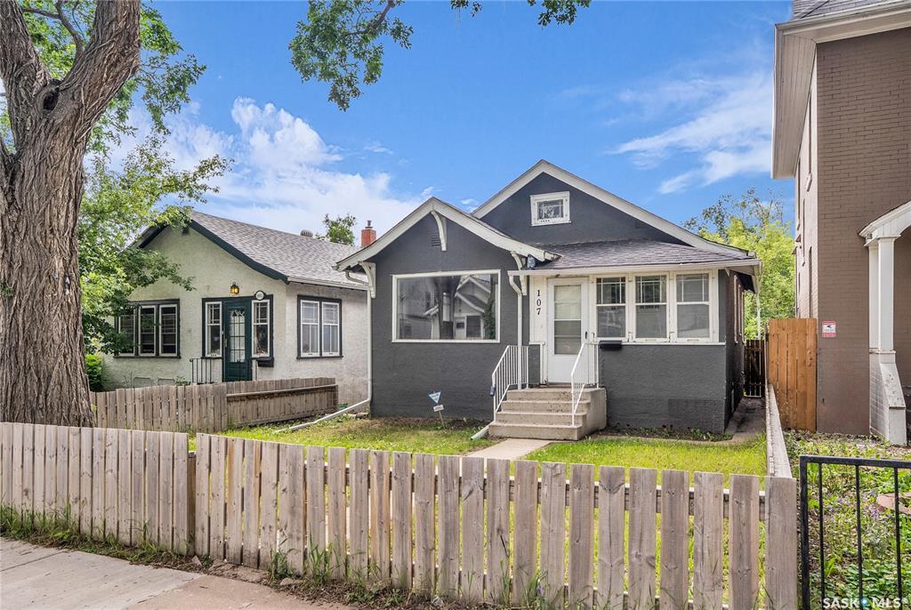 Property Photo: 107 28th Street W SK S7L 0K1