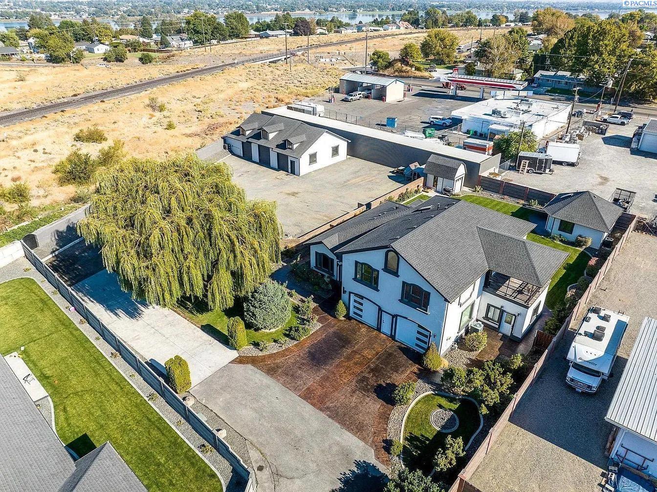 Property Photo: 4614 W Metaline Ave WA 99336