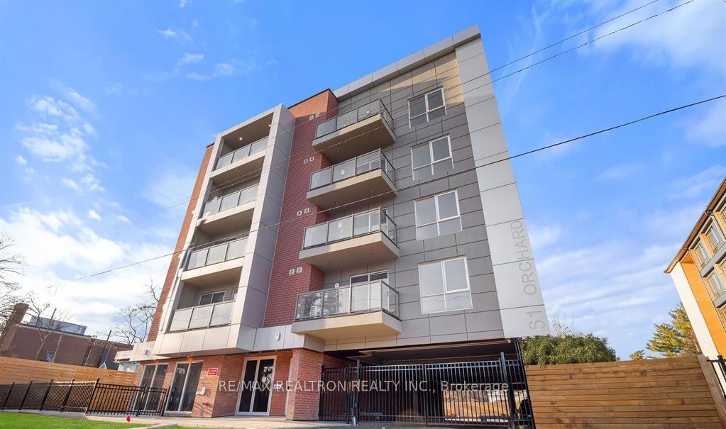 Property Photo:  61 Orchard Park Drive 302  ON M1E 0C8 