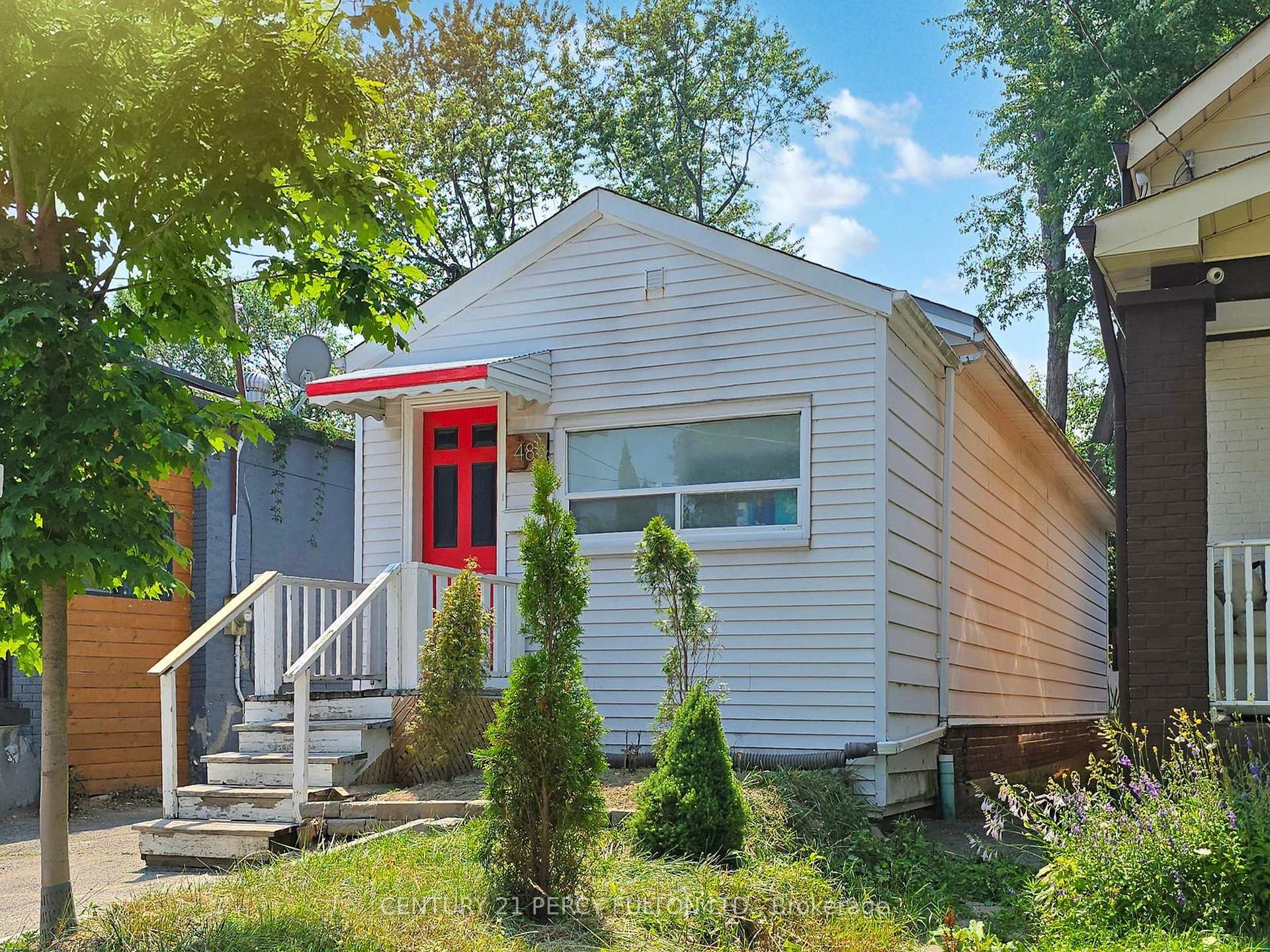 Property Photo:  48 St Dunstan Drive  ON M1L 2V5 