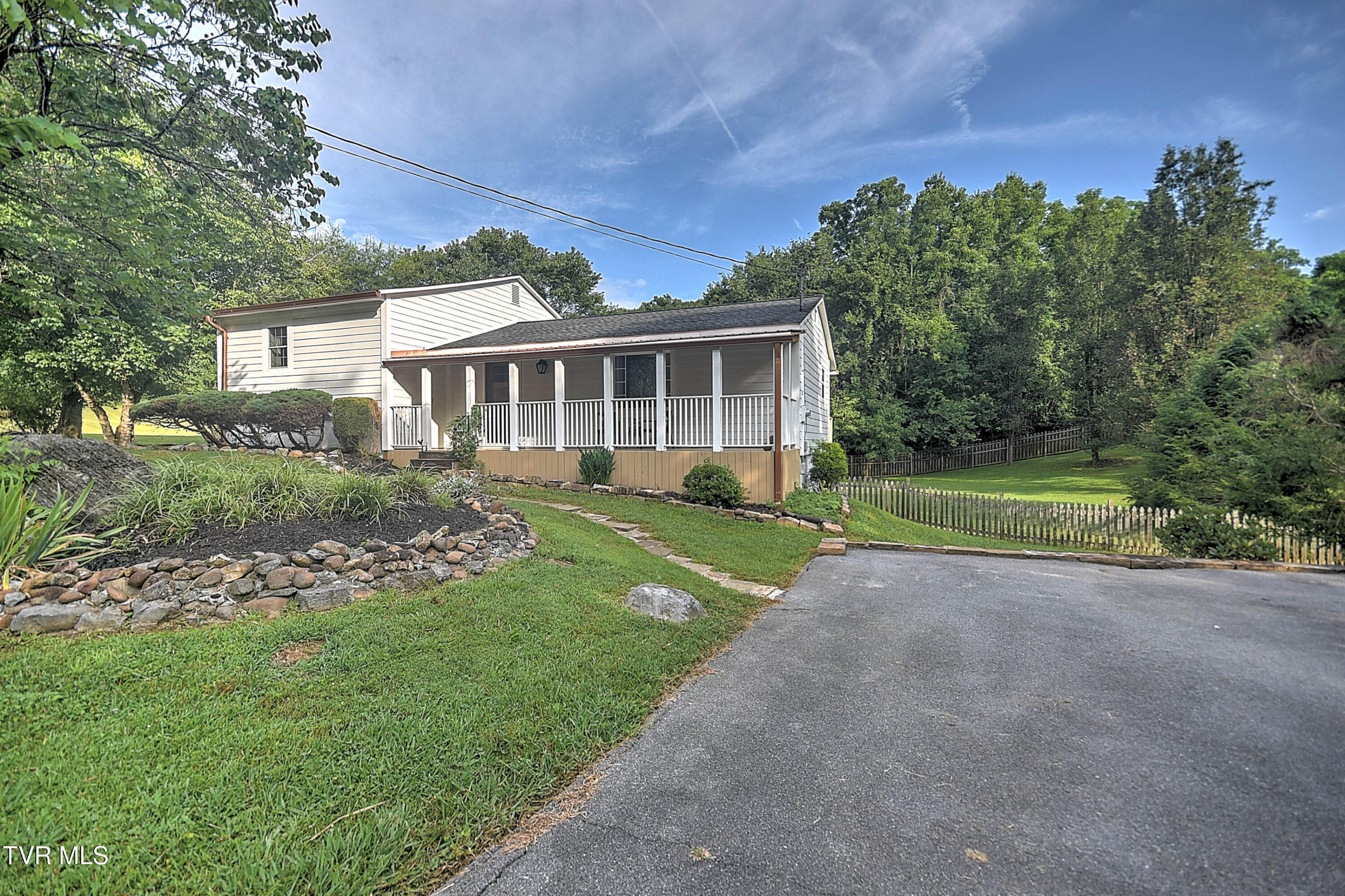 Property Photo: 3856 Highway 75 TN 37663