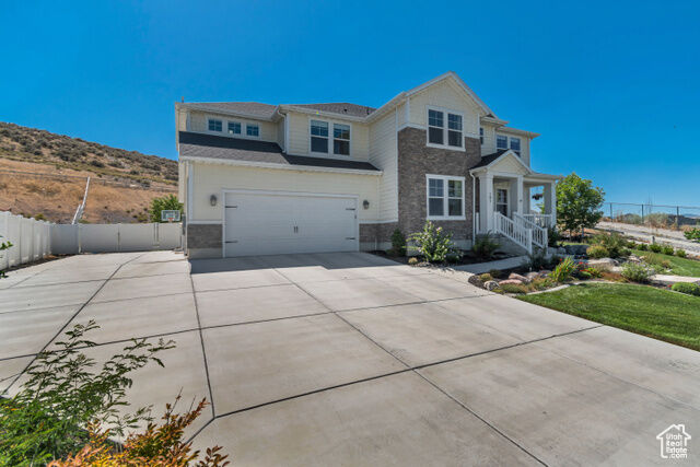 Property Photo: 197 W Parkside Dr UT 84045