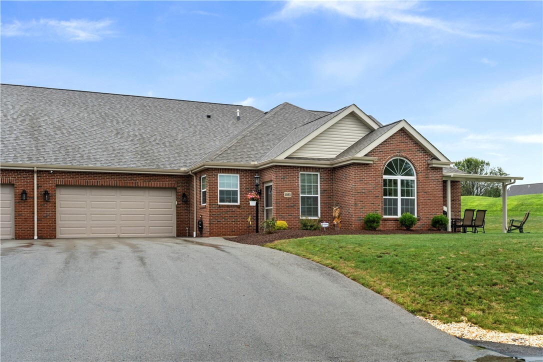 Property Photo: 1053 Carriage Ln PA 16056