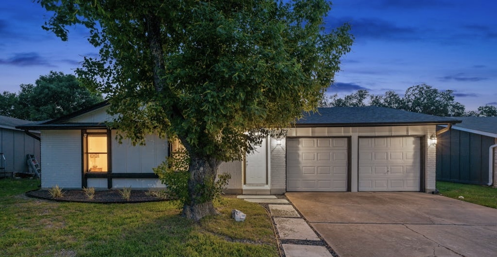 Property Photo:  7808 Woodcroft Drive  TX 78749 