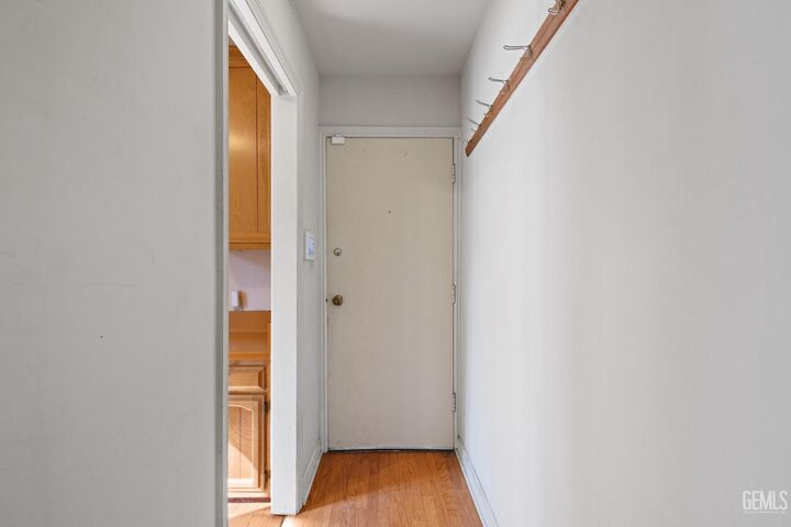 Property Photo: 1619 Crescent Drive CA 93285