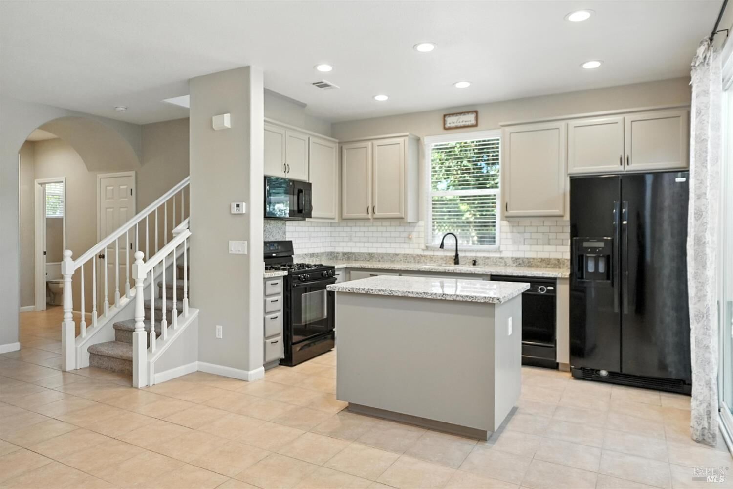 Property Photo: 491 Rosso Court CA 95687