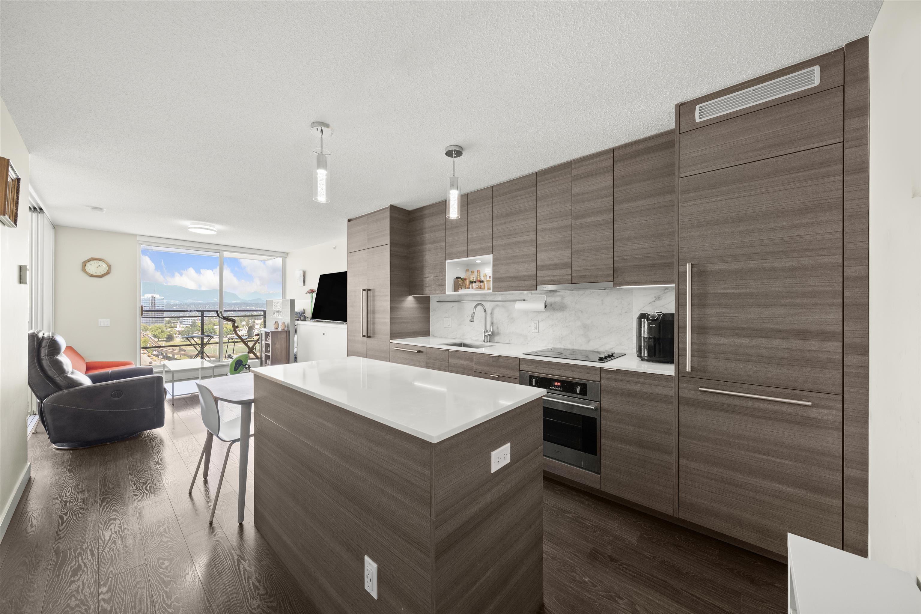 Property Photo: 13398 104 Avenue 1806 BC V3T 1V6