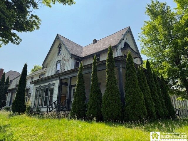 Property Photo:  54 Lakeview Avenue  NY 14701 